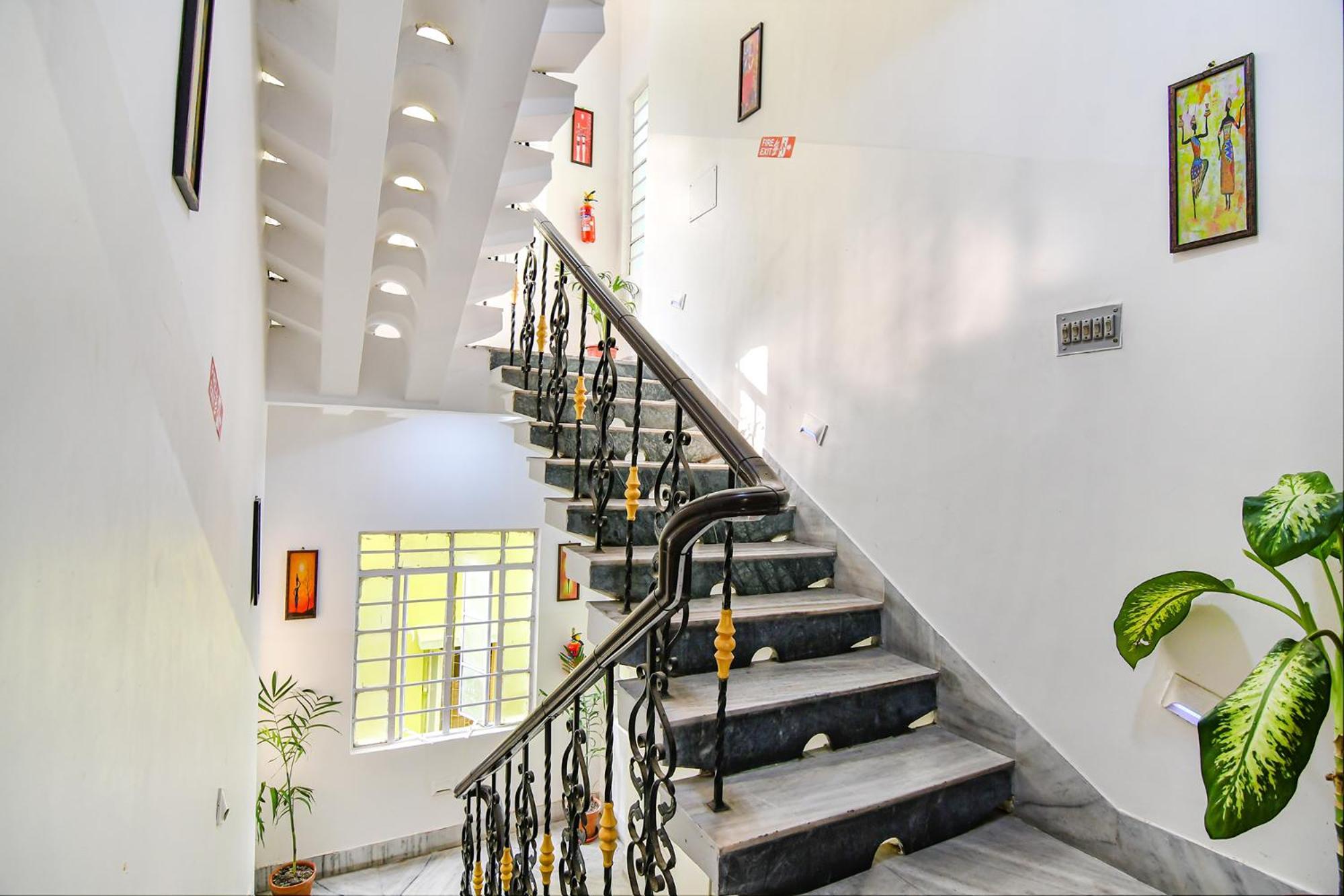 Fabexpress Astoria House Hotel Calcutta Buitenkant foto